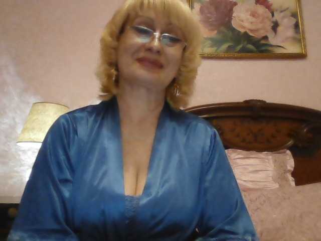 Ur-Mami's BongaCams show and profile
