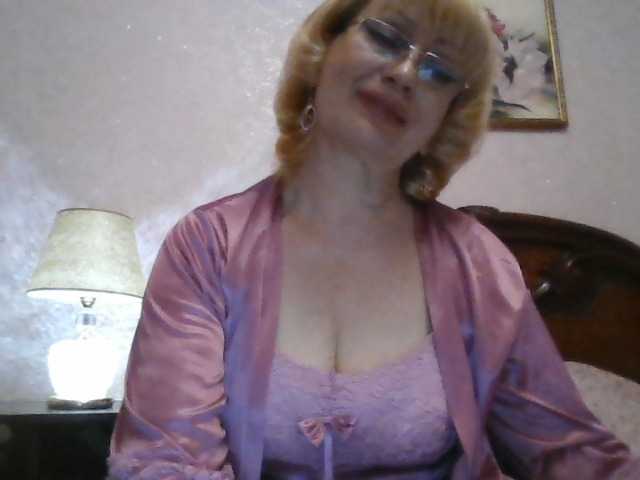 Ur-Mami's BongaCams show and profile