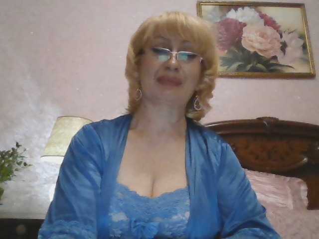 Ur-Mami's BongaCams show and profile