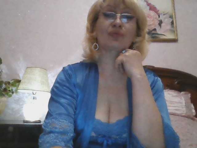 Ur-Mami's BongaCams show and profile