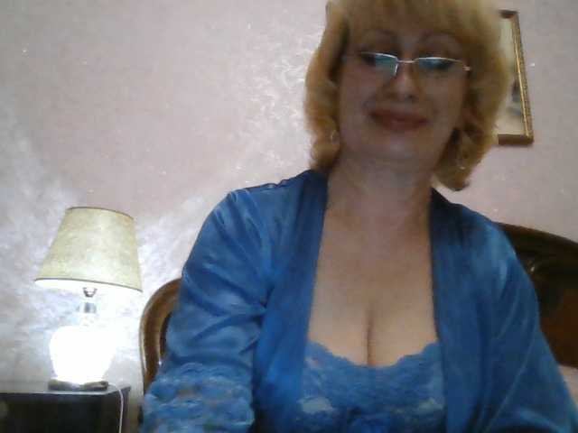 Ur-Mami's BongaCams show and profile