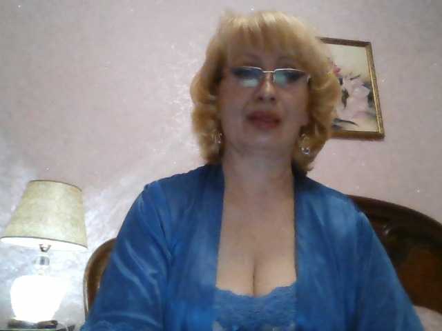 Ur-Mami's BongaCams show and profile