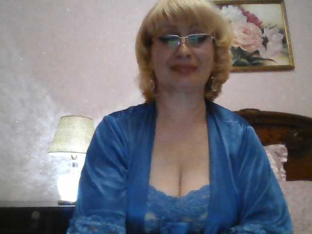 Ur-Mami's BongaCams show and profile