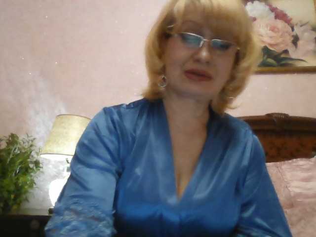 Ur-Mami's BongaCams show and profile