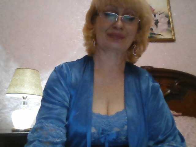 Ur-Mami's BongaCams show and profile