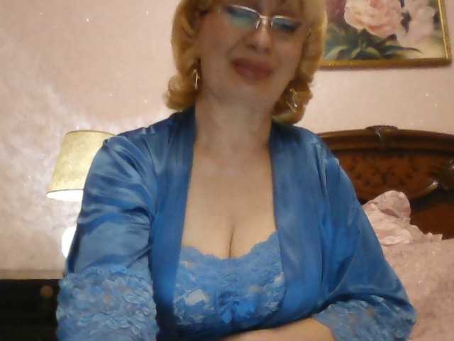 Ur-Mami's BongaCams show and profile