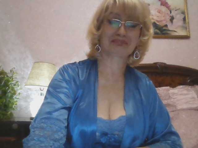 Ur-Mami's BongaCams show and profile
