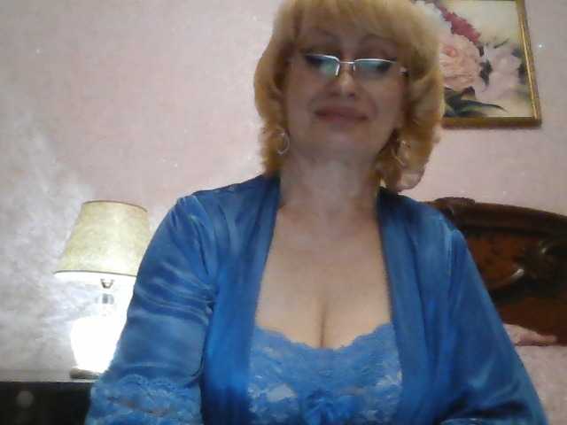 Ur-Mami's BongaCams show and profile