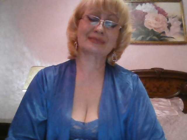 Ur-Mami's BongaCams show and profile