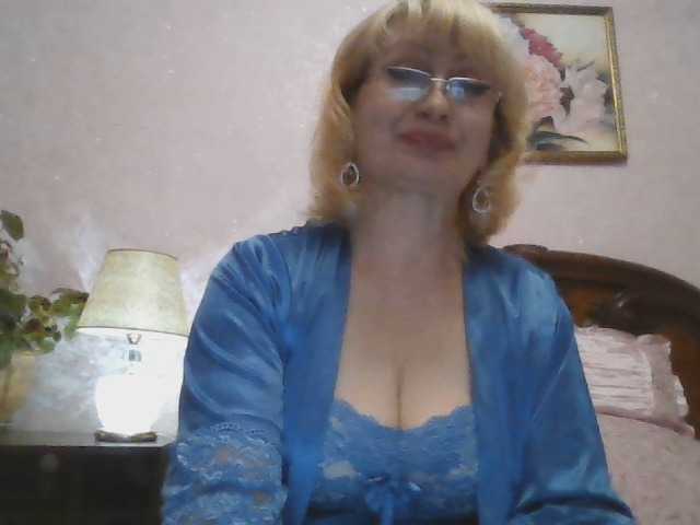 Ur-Mami's BongaCams show and profile
