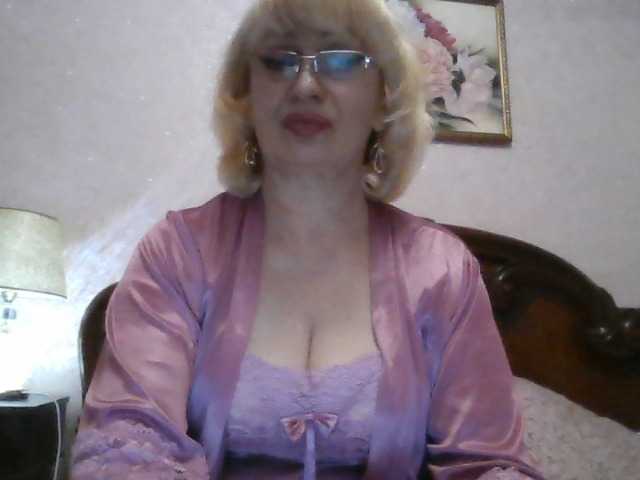Ur-Mami's BongaCams show and profile