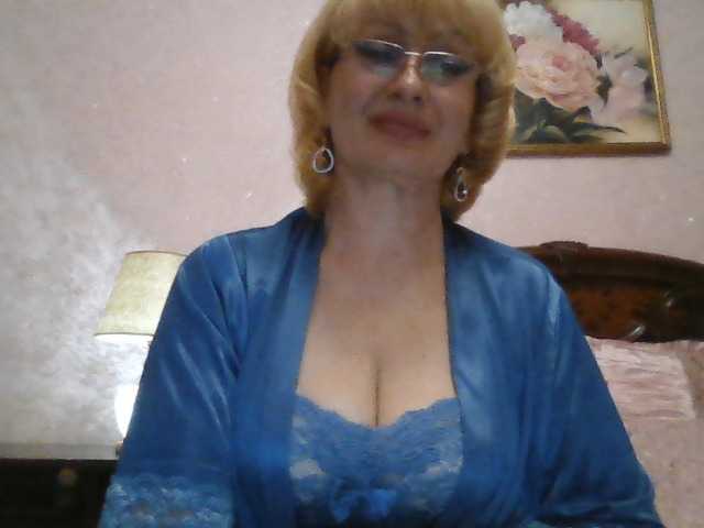 Ur-Mami's BongaCams show and profile