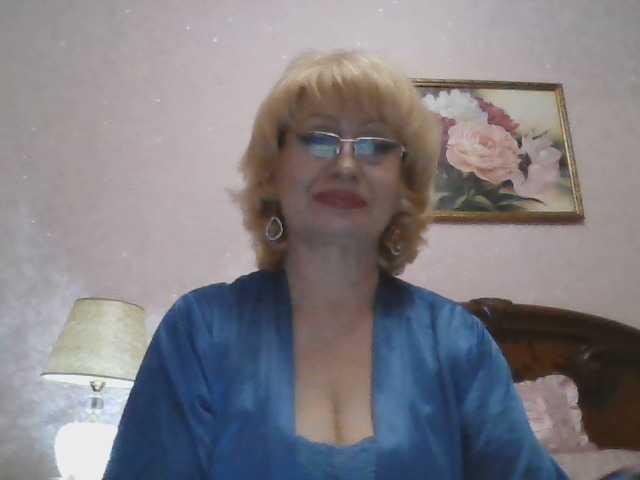 Ur-Mami's BongaCams show and profile