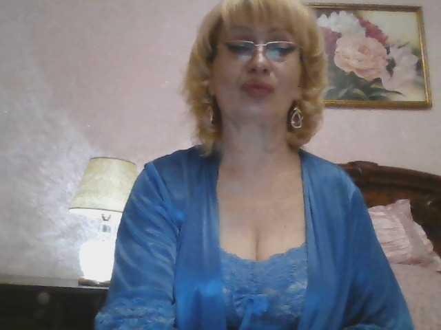 Ur-Mami's BongaCams show and profile