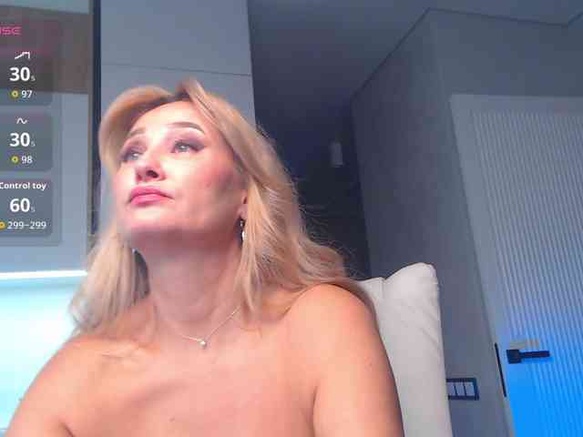 hold-me-tight webcam