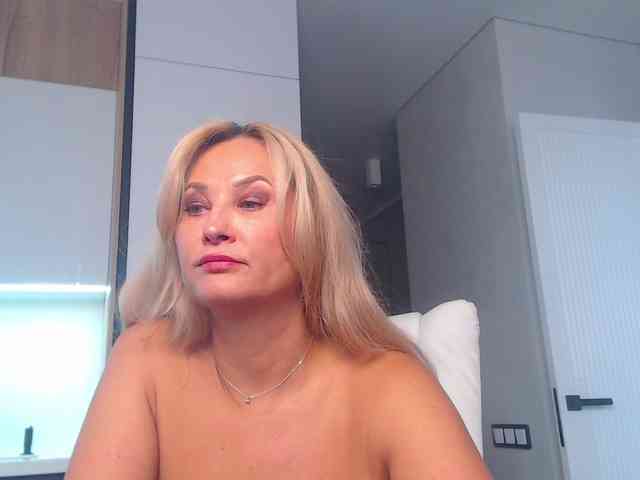 hold-me-tight webcam