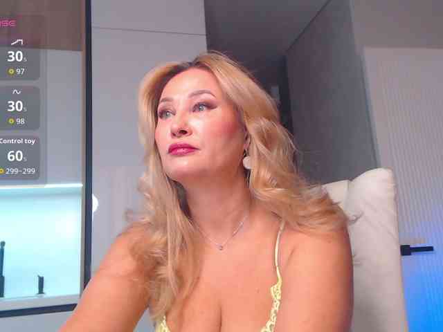 hold-me-tight webcam