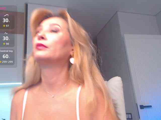 hold-me-tight webcam