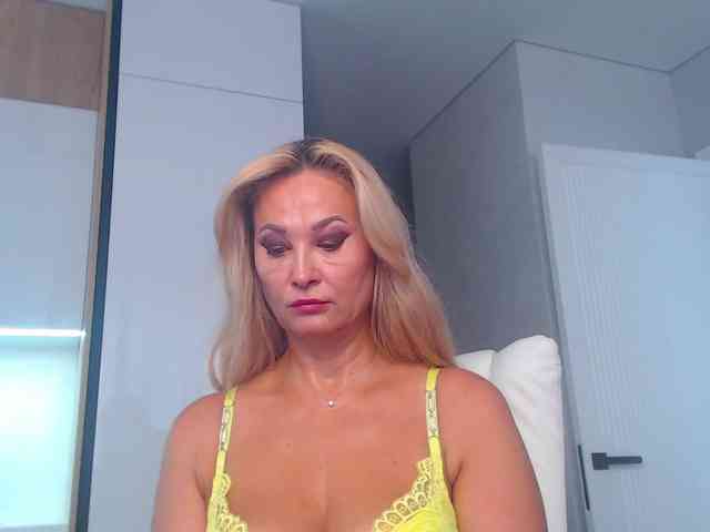 hold-me-tight webcam