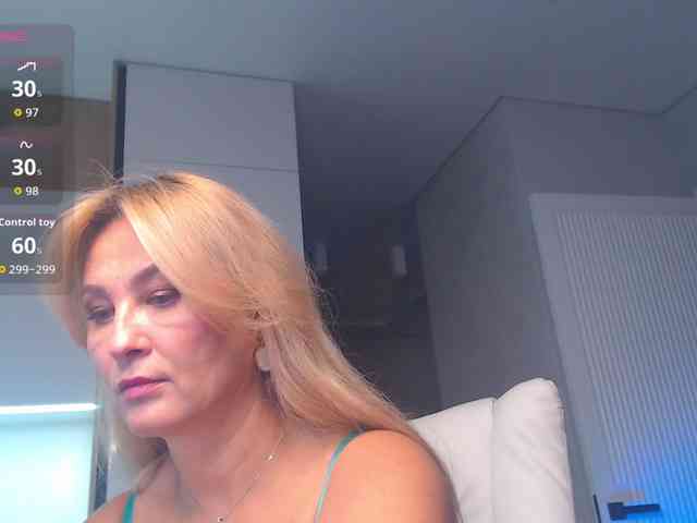 hold-me-tight webcam