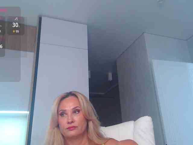 hold-me-tight webcam