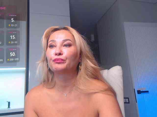 hold-me-tight webcam