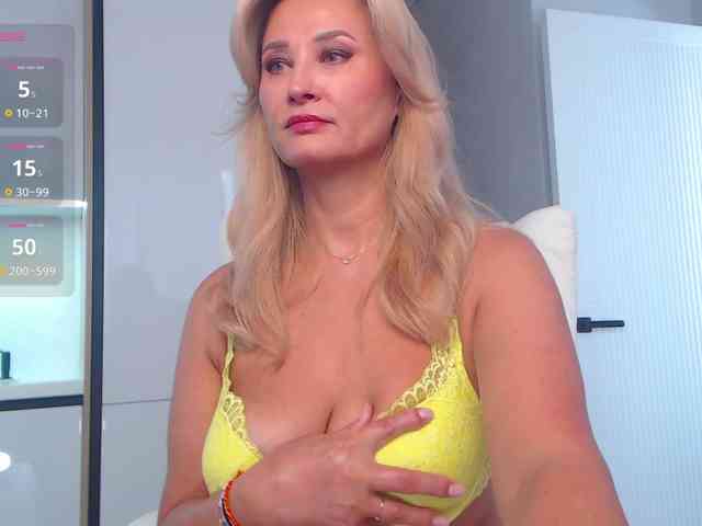 hold-me-tight webcam