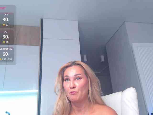 hold-me-tight webcam