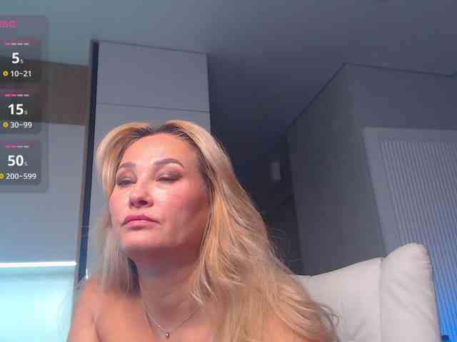 hold-me-tight webcam