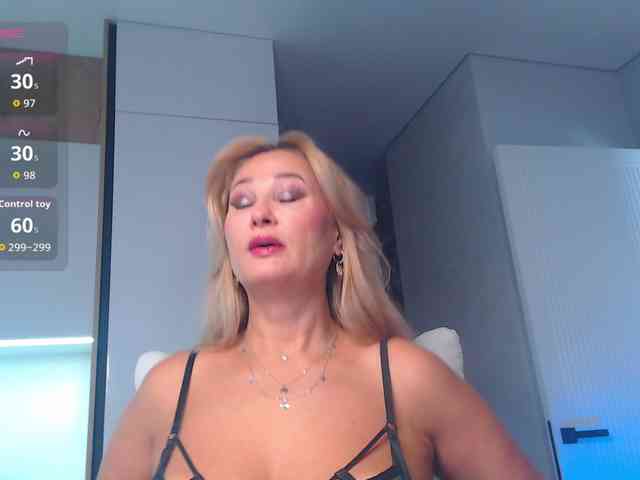 hold-me-tight webcam