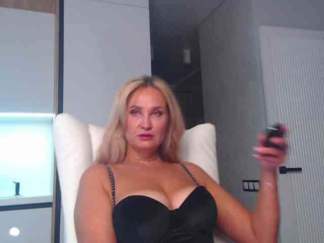 hold-me-tight webcam