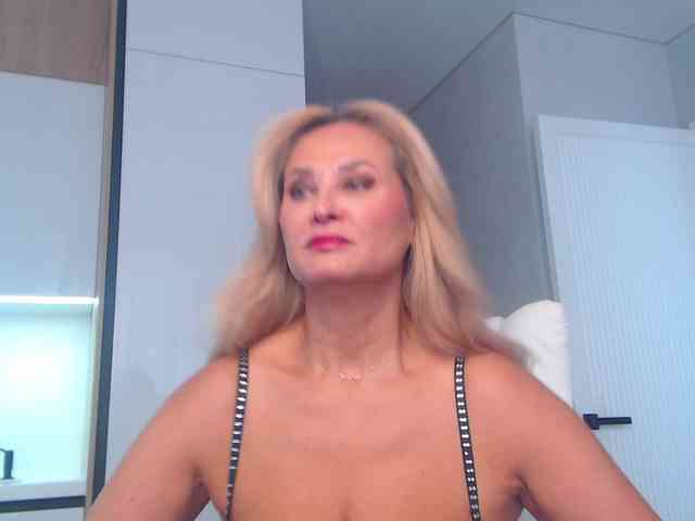 hold-me-tight webcam