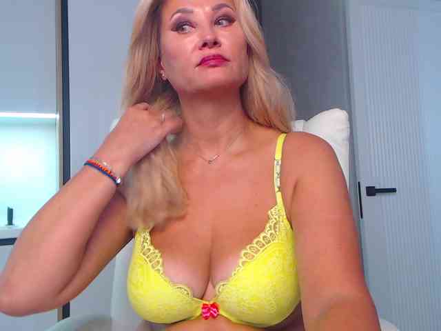 hold-me-tight webcam