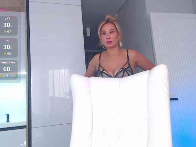 hold-me-tight webcam