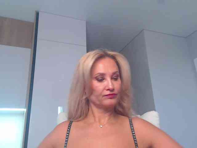 hold-me-tight webcam