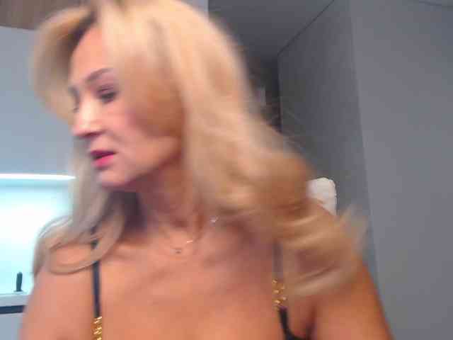 hold-me-tight webcam