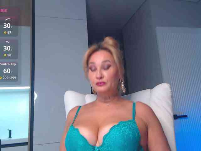 hold-me-tight webcam