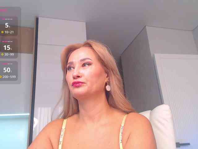 hold-me-tight webcam