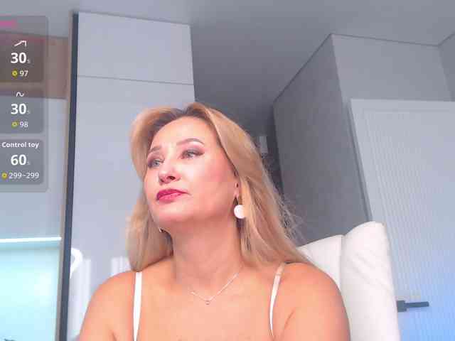 hold-me-tight webcam