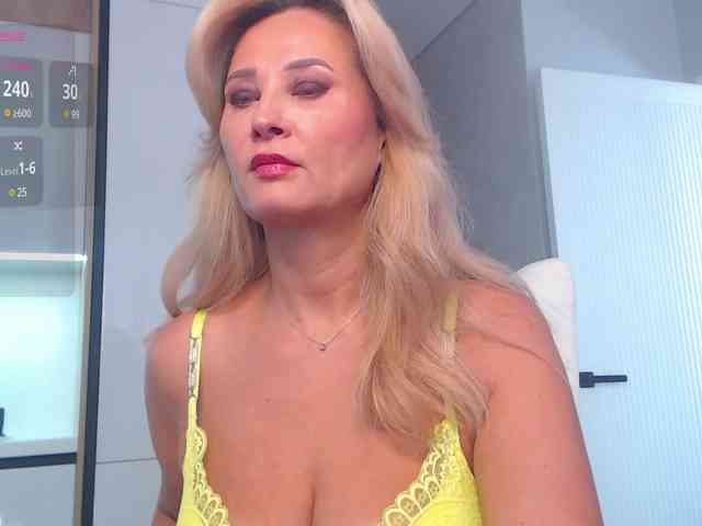 hold-me-tight webcam