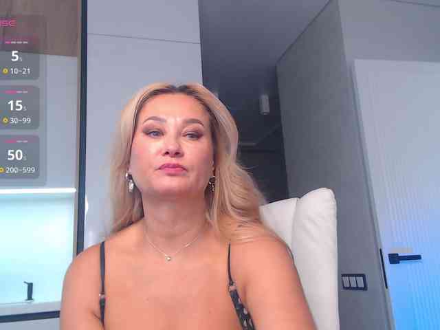 hold-me-tight webcam