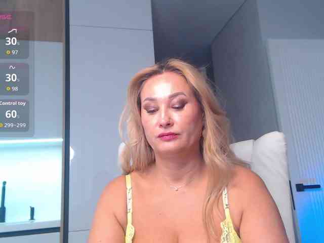 hold-me-tight webcam