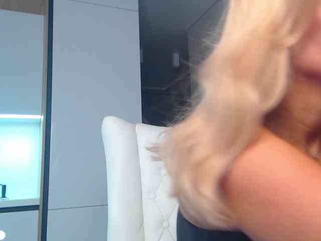 hold-me-tight webcam