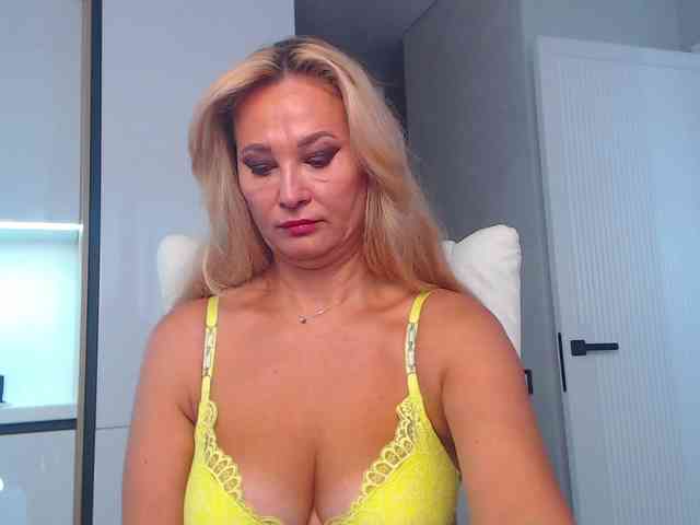 hold-me-tight webcam