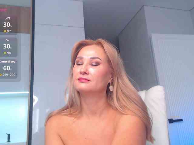 hold-me-tight webcam