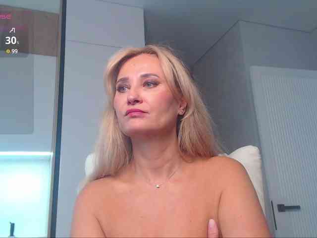 hold-me-tight webcam