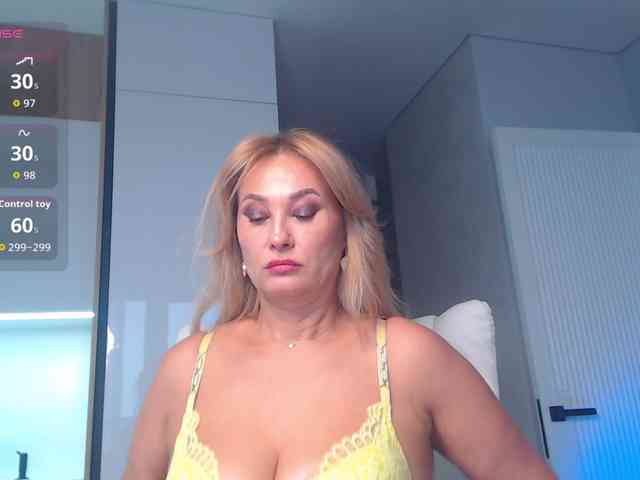 hold-me-tight webcam