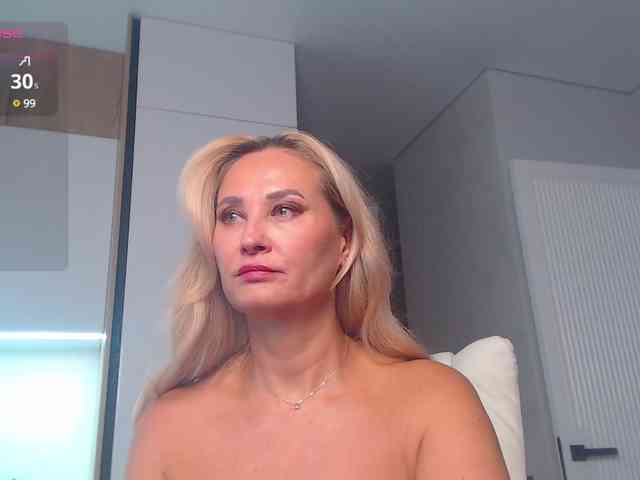 hold-me-tight webcam