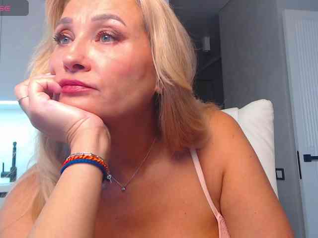 hold-me-tight webcam