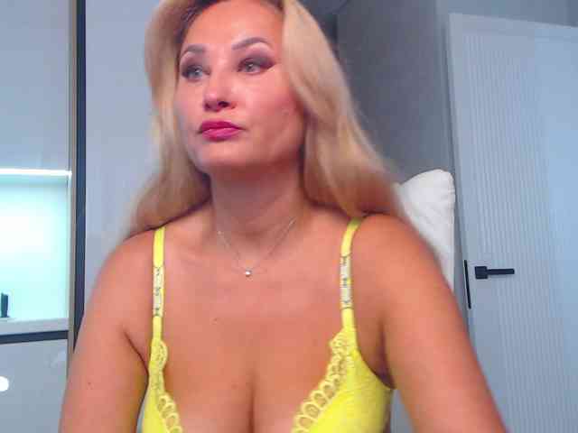 hold-me-tight webcam